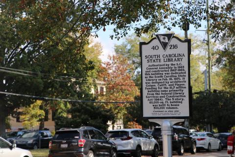 The historical maker that sits outside of the South Carolina State LIbrary. 